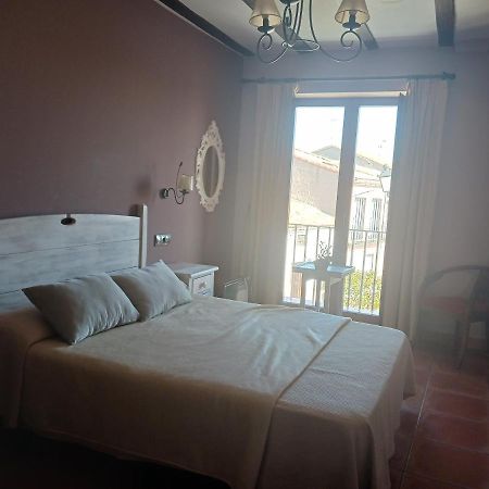 Hotel Restaurante Dona Elvira Nava del Rey 外观 照片