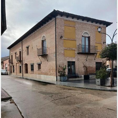 Hotel Restaurante Dona Elvira Nava del Rey 外观 照片